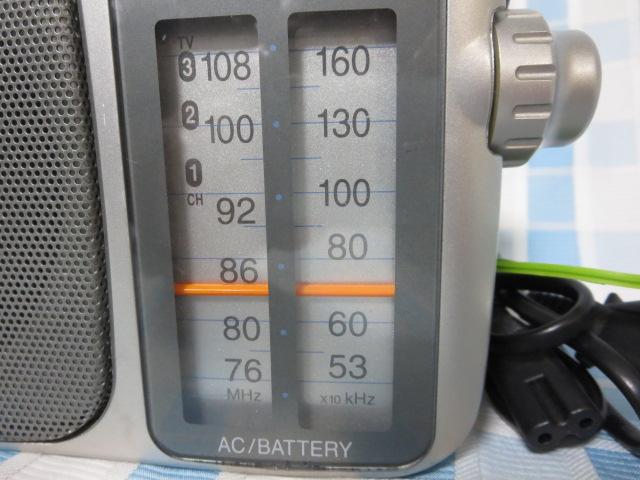 Panasonic ���C�hFM�Ή� FM/AM�|�[�^�u�����W�I AC�R�[�h�t RF-2400A ��� �̎ʐ^3