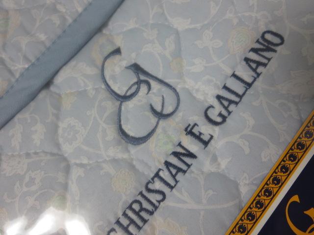 CHRISTAN E GALLANO LgpbƃV[c VO  ̎ʐ^2