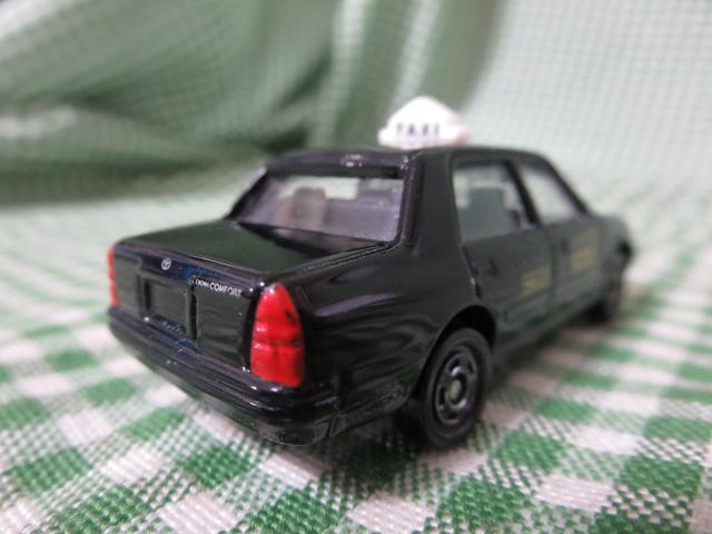 トミカ トヨタクラウン コンフォート トミカ交通 タクシー 黒 の写真3