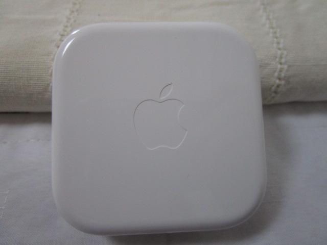 Apple���� �L���C���z�� 3.5mm�W���b�N ���ʒ����{�^���t�� �z���C�g�f�U�C�� ���g�p ���J���ς�N �̎ʐ^2