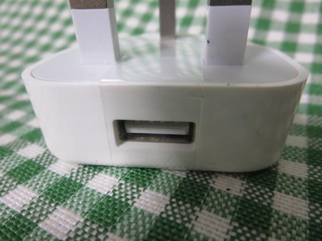 Apple wall USB charger A1399 UK^Cv ̎ʐ^2