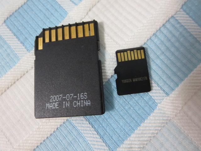 Memroette microSD[J[h 8GB Class10/A_v^t ̎ʐ^2