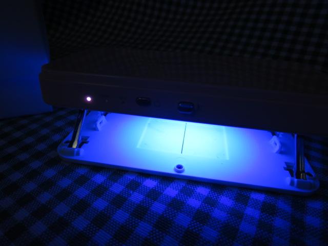 スマホサイズのモバイル型ジェルネイルLEDライト/リチウム電池搭載 の写真2