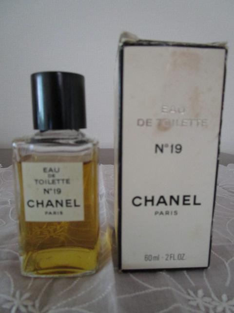 CHANEL Vl NO19 I[hg 60ml cʑ ̎ʐ^1