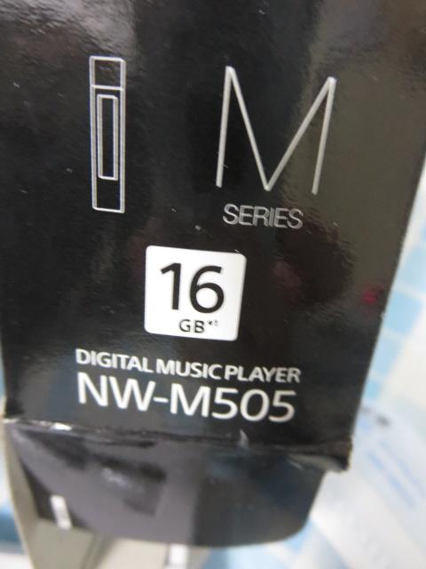 gp SONY \j[ WALKMAN EH[N/}fW^~[WbNv[[ Vo[ 16GB NW-M505 ̎ʐ^5