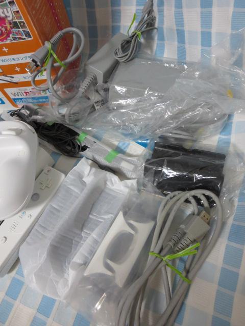 Wii U �����ɗV�ׂ�t�@�~���[�v���~�A���Z�b�g �V�� 32GB New�X�[�p�[�}���I�u���U�[�YU/Wii Party U ���m�������� �̎ʐ^7