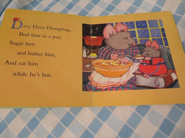 HUMPTY DUMPTY and Other Rhymes ̎ʐ^4