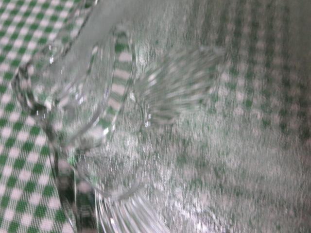 ヒラメ型エンボス ガラス大皿 26cm の写真5