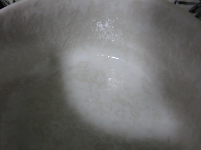 白釉桔梗紋フタ付き小鉢5客セット 焼杉敷皿付き の写真4