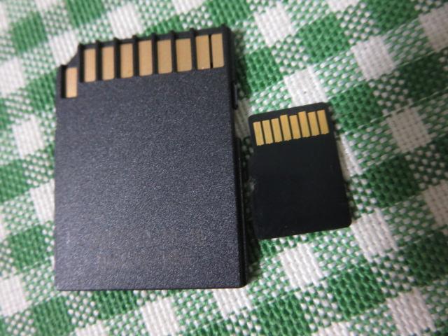  microSD[J[h 2GB Class4+A_v^ ̎ʐ^2